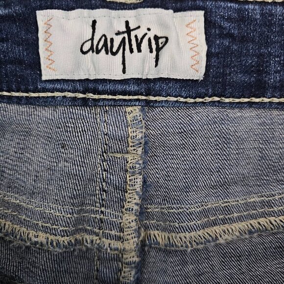 Daytrip BKE Buckle Mila Denim Women's Bootcut Stretch Mid Rise Blue Jeans - Picture 3 of 12